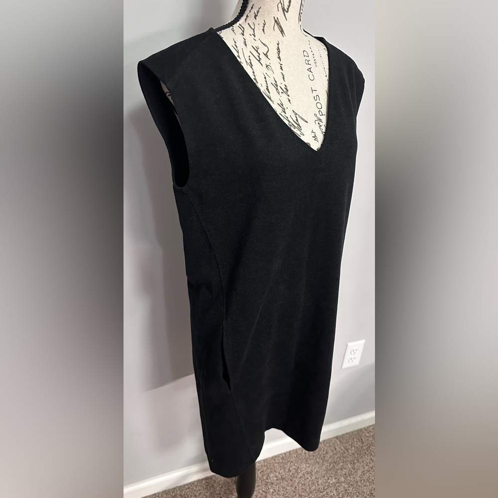 🖤 Club Monaco V-Neck Top – Black 🖤 - Picture 4 of 13